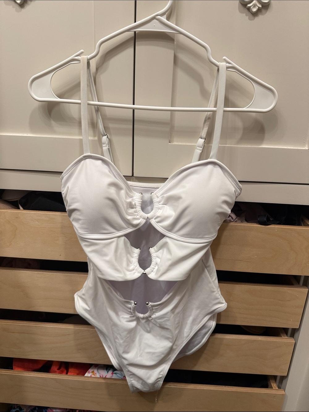 White One-Piece Cutout Swimsuit - Stylish Beachwear